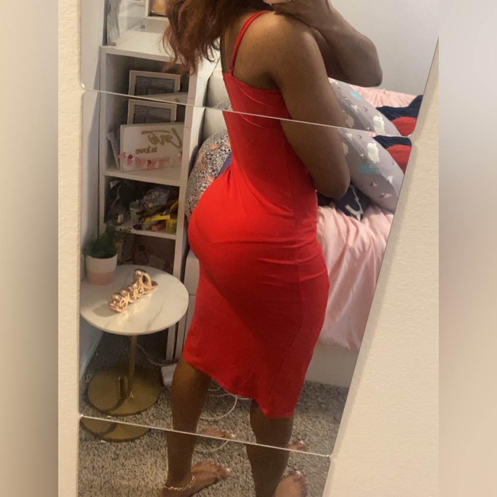 RED BODYCON DRESS - Picture 3 of 4